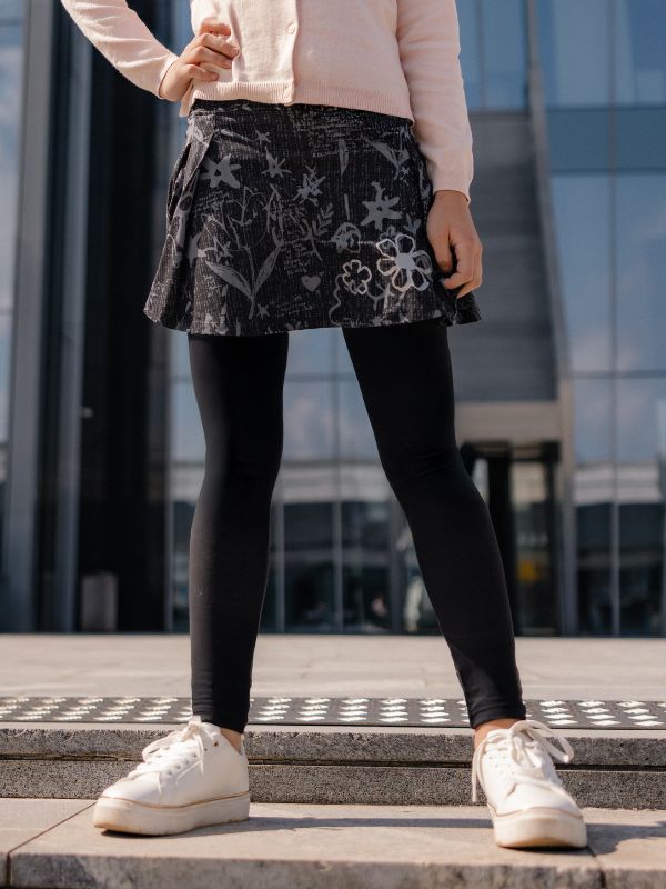 Leggings largos con falda